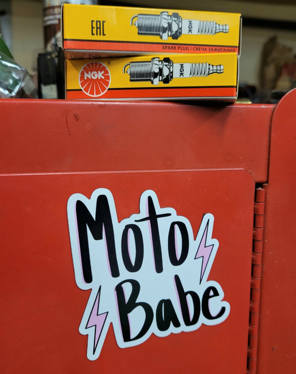 Silicon Integral ål Moto Babe Magnet – Bikes Over Boys Moto